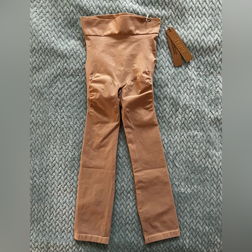 SKIMS Above the Knee Sculpting Short